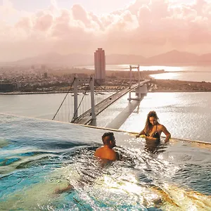 Hotel Wyndham Golden Bay Da Nang